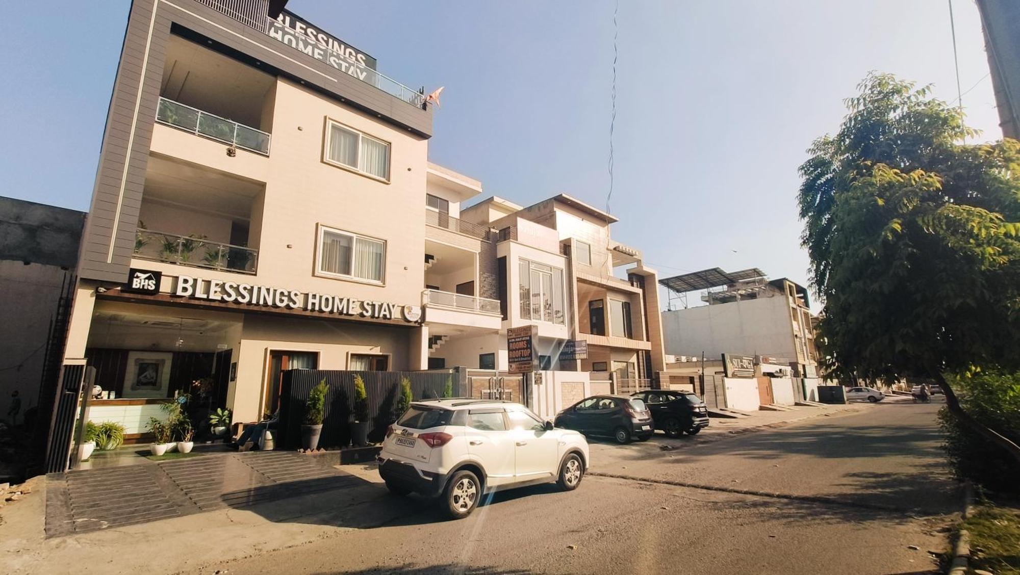 Blessings Hotel أمريتسار المظهر الخارجي الصورة